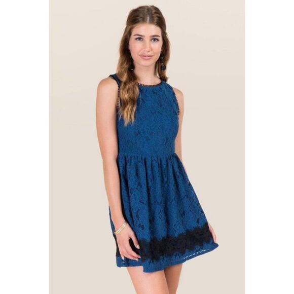 Francesca’s Cornelia Lace Blue Dress Fit Flare Medium Short Sleeveless - Picture 1 of 8